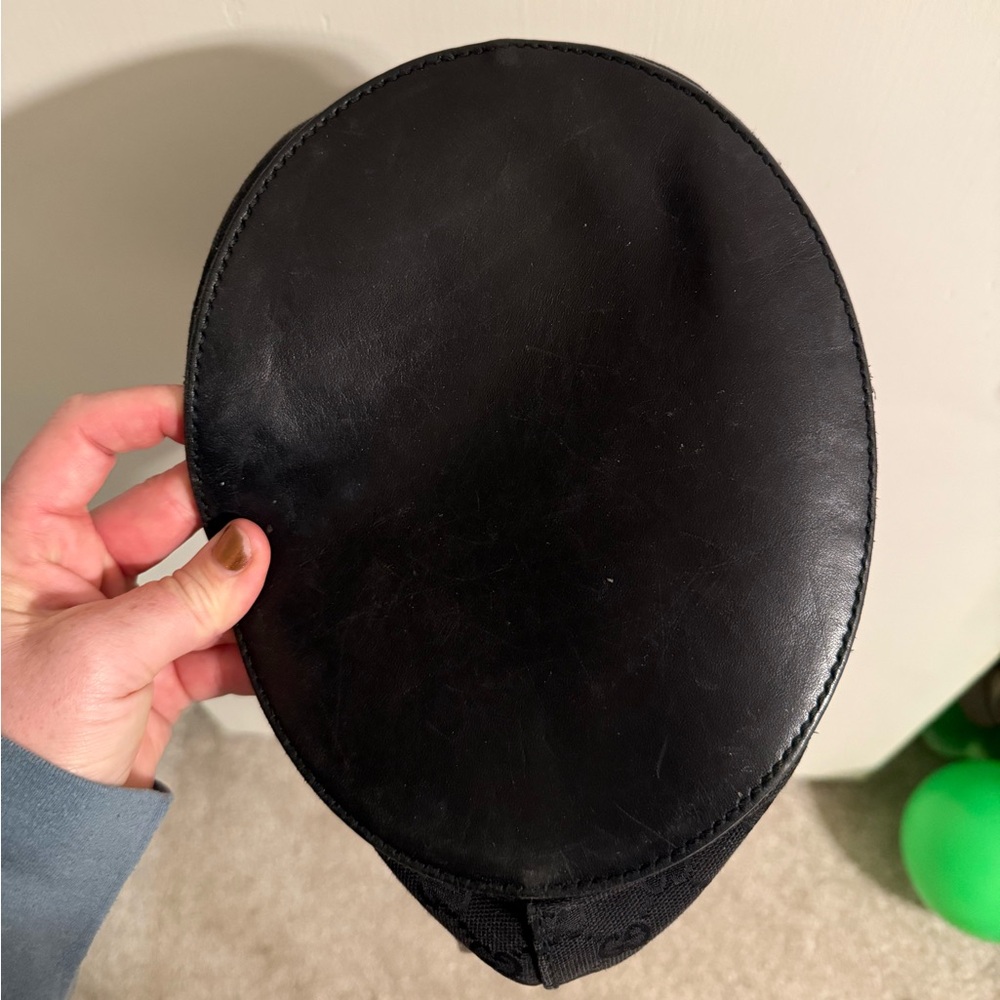 Vintage Gucci bucket purse - Picture 10 of 13